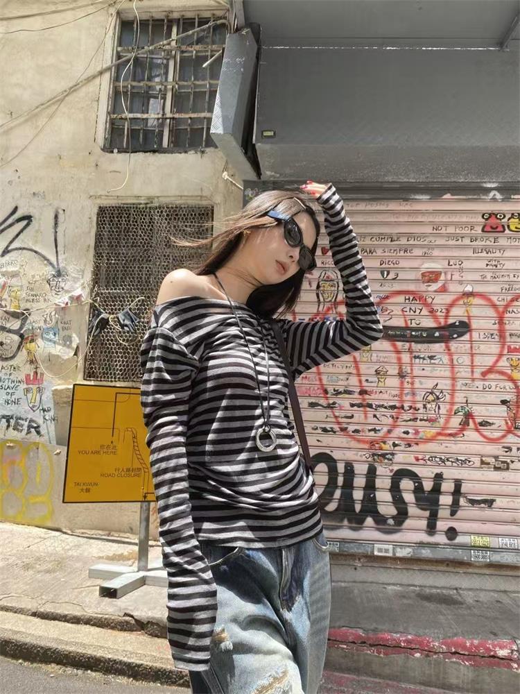 T-shirt Estetica Anni 2000 da  - Winter Clothing Aesthetic recensione e prezzo