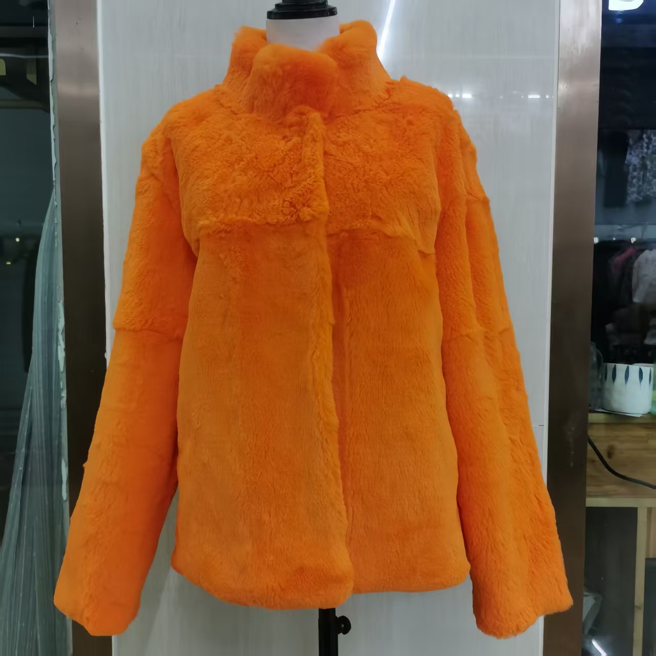 Cappotto in Vera Pelliccia di  - Quality Winter Clothing Jacket recensione e prezzo